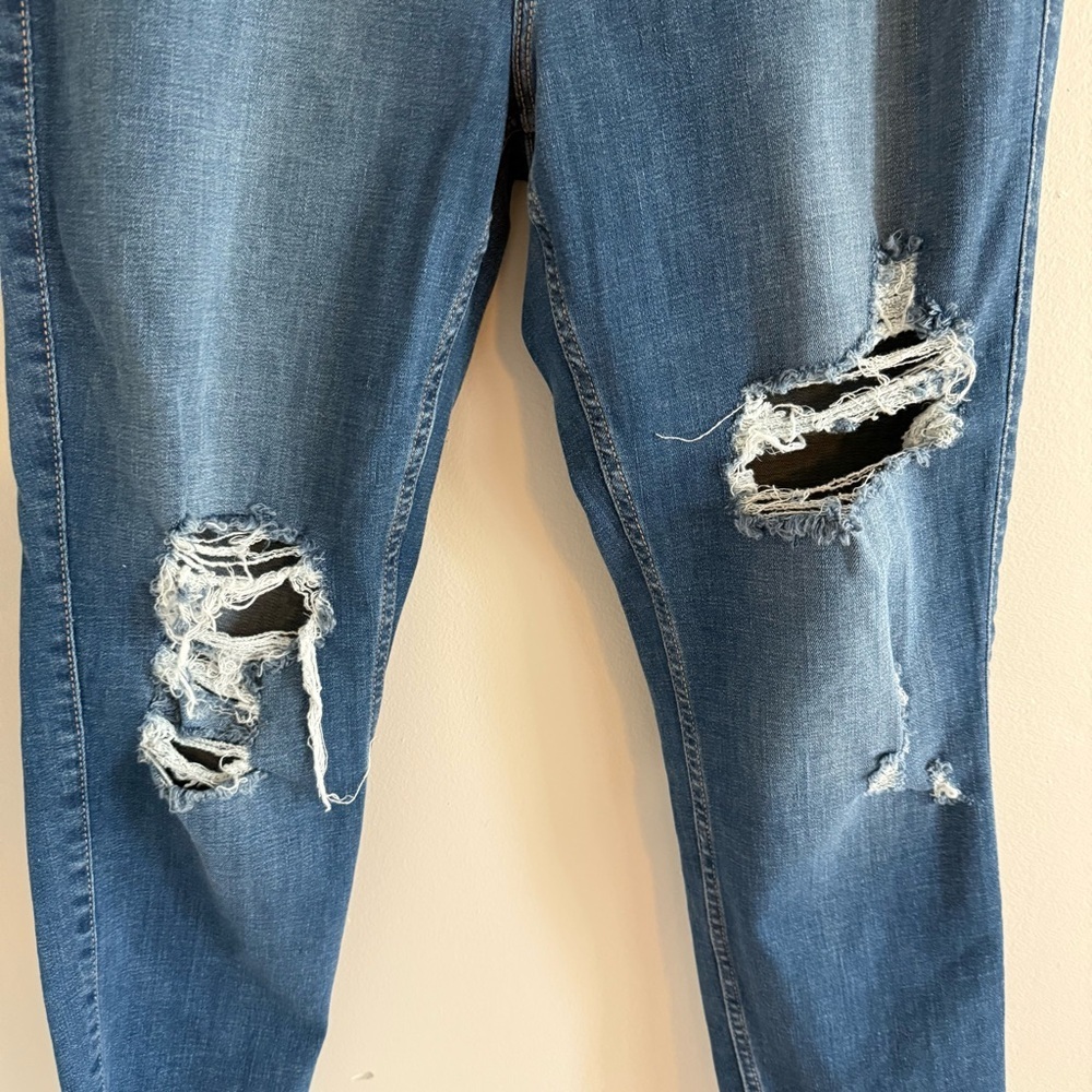 Old Navy Extra High-Rise Super Skinny Distressed Blue Rockstar Jeans - Picture 4 of 11